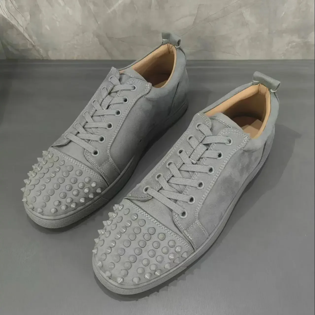 Blau Lila Flanell Zapatillas De Mujer Lace-Up Turnschuhe Weiblich Männlich Sport Straße Flache Sohle Nieten Karree Frauen Schuhe männer