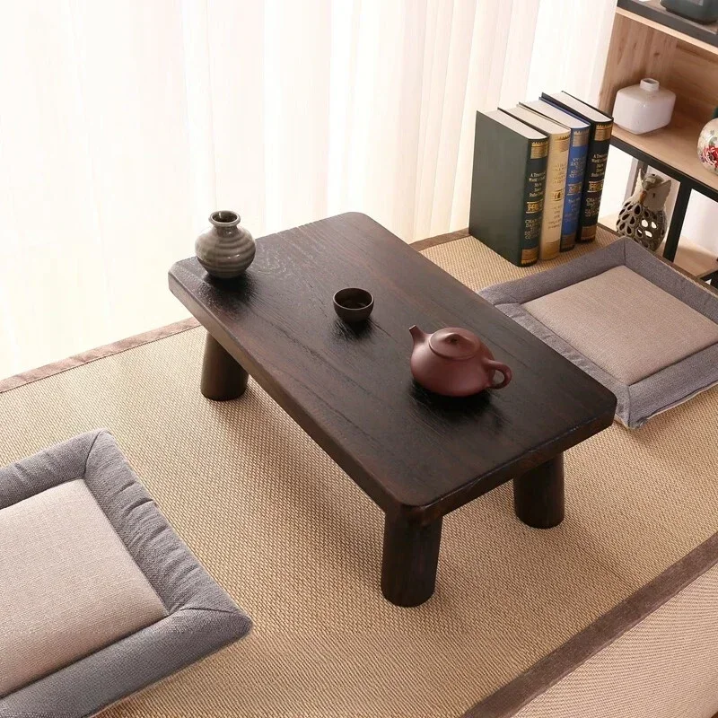 Massivholz-Erkerfenstertisch, japanischer Tatami-kleiner Couchtisch, Schlafzimmer, sitzend, niedriger Haushalts-Studientisch, einfache Möbel Image