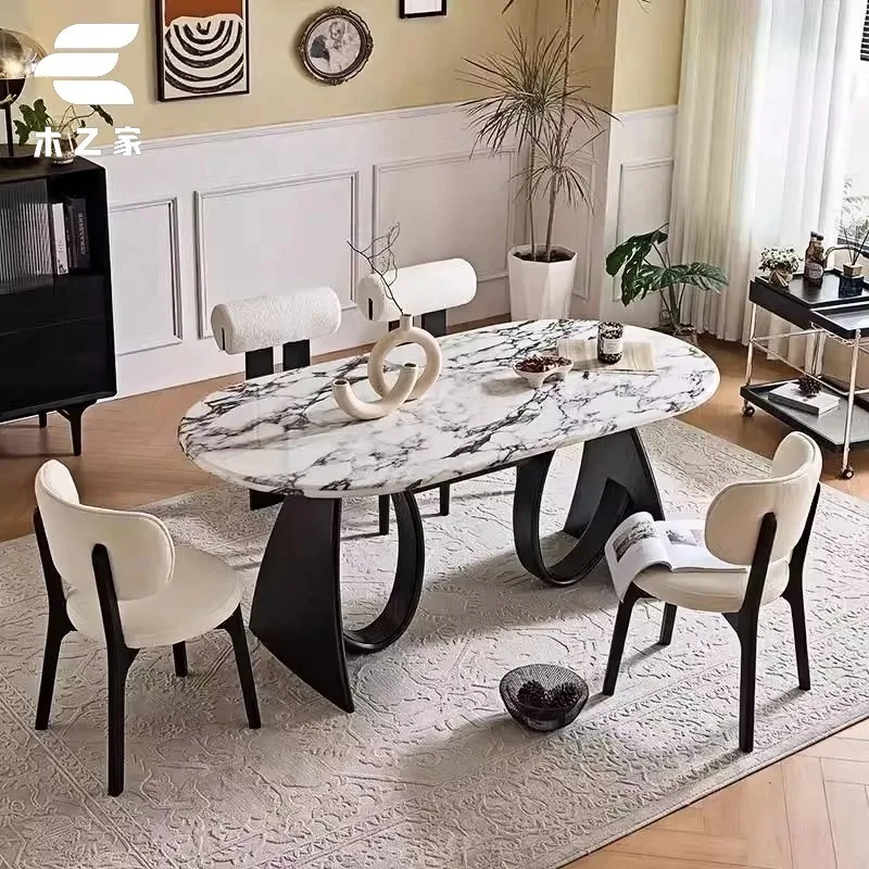 Marmor-Esstisch im französischen Antik-Creme-Stil, ovaler Esstisch für den Haushalt mit hohlen Massivholzbeinen, hochwertig. Image