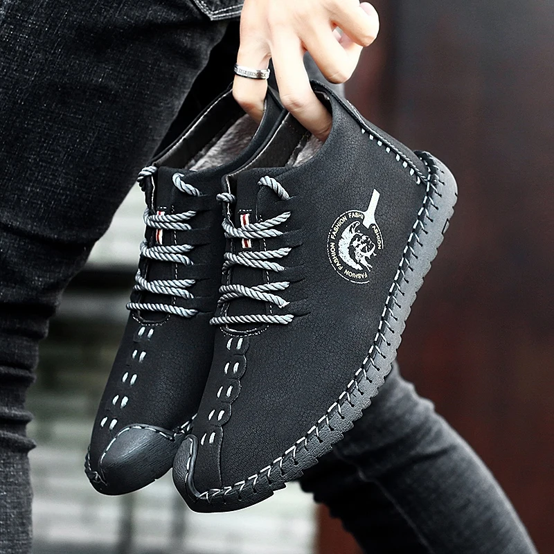 Neue handgefertigte Lederschuhe für Herren, lässige, bequeme Herren-Loafer, Slip-On-Lederschuhe, Herren-Flats, heiß begehrte Outdoor-Wanderschuhe