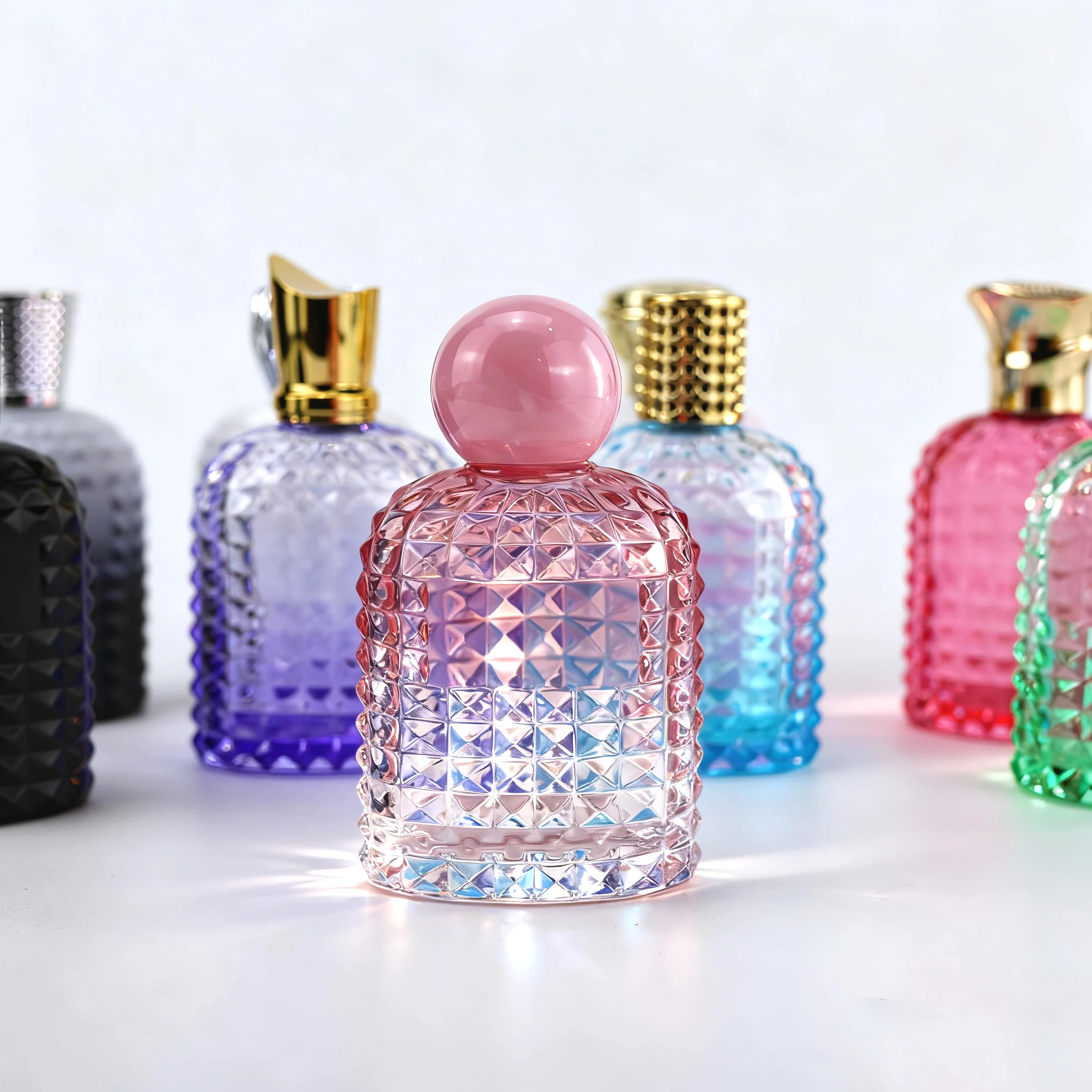 Flacone di Profumo in Vetro con Tappo a Pressione Vendita all'Ingrosso 30ml 50ml 100ml Flacone Vuoto con Erogatore Spray Bottiglia di Profumo di Lusso Riutilizzabile