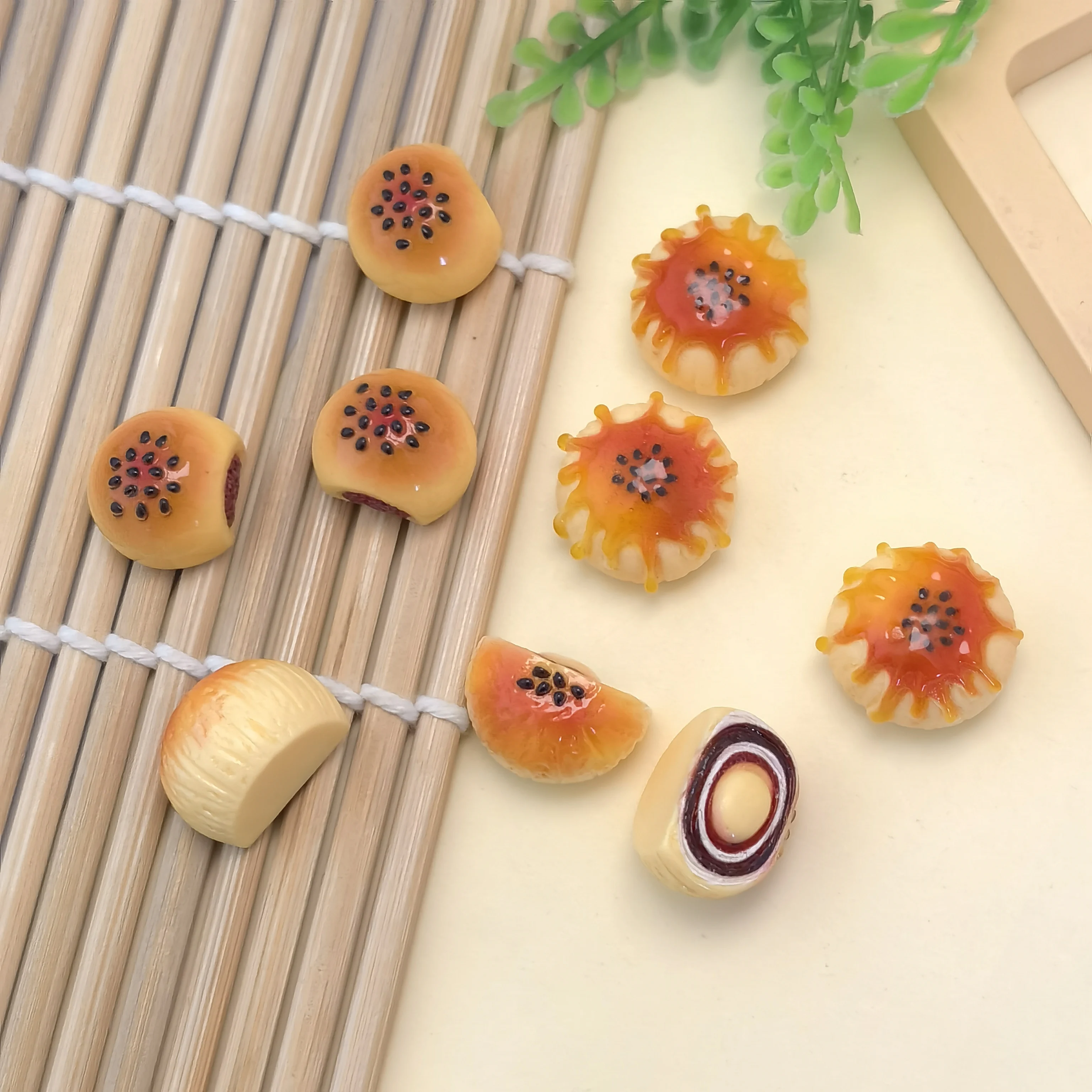 100 pezzo di simulazione Mini pane tostato tuorlo d'uovo di pasta piatto in resina Cabochon Scrapbooking per telefono decorazione per capelli fatti da te accessori