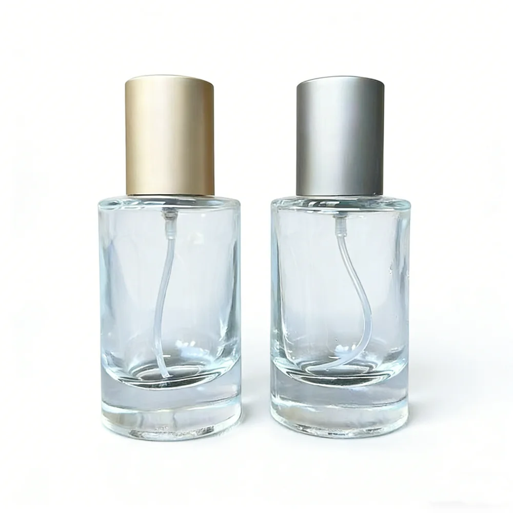 Flacone di Profumo di Lusso in Vetro da 30ml con Tappo a Vite Fondo Spesso Spray a Nebulizzazione Fine Design Cilindrico Trasparente Tappo Dorato Atomizzatore Ricaricabile