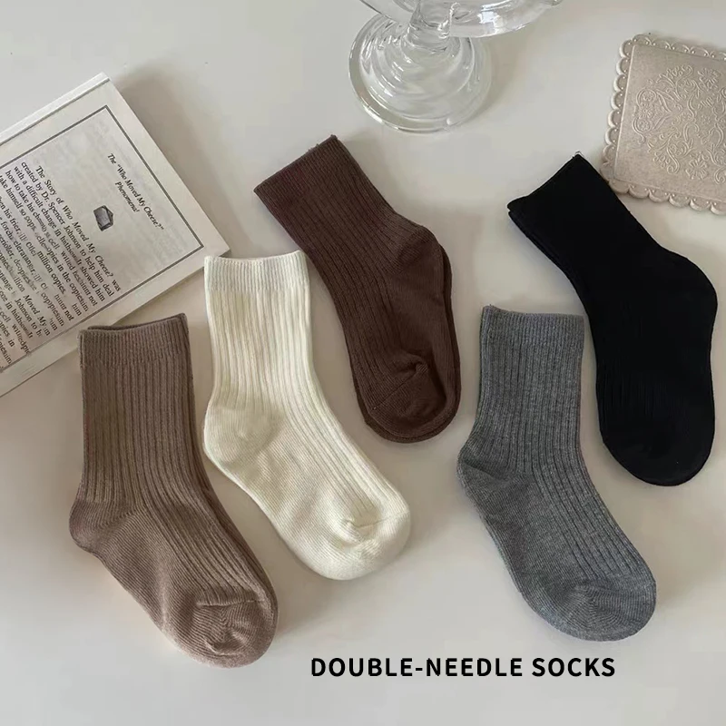 5 Paar einfarbige, trendige Kinder-Socken aus reiner Baumwolle, bequeme, lässige, atmungsaktive Kinderschuhe für den täglichen Gebrauch von Jungen Image