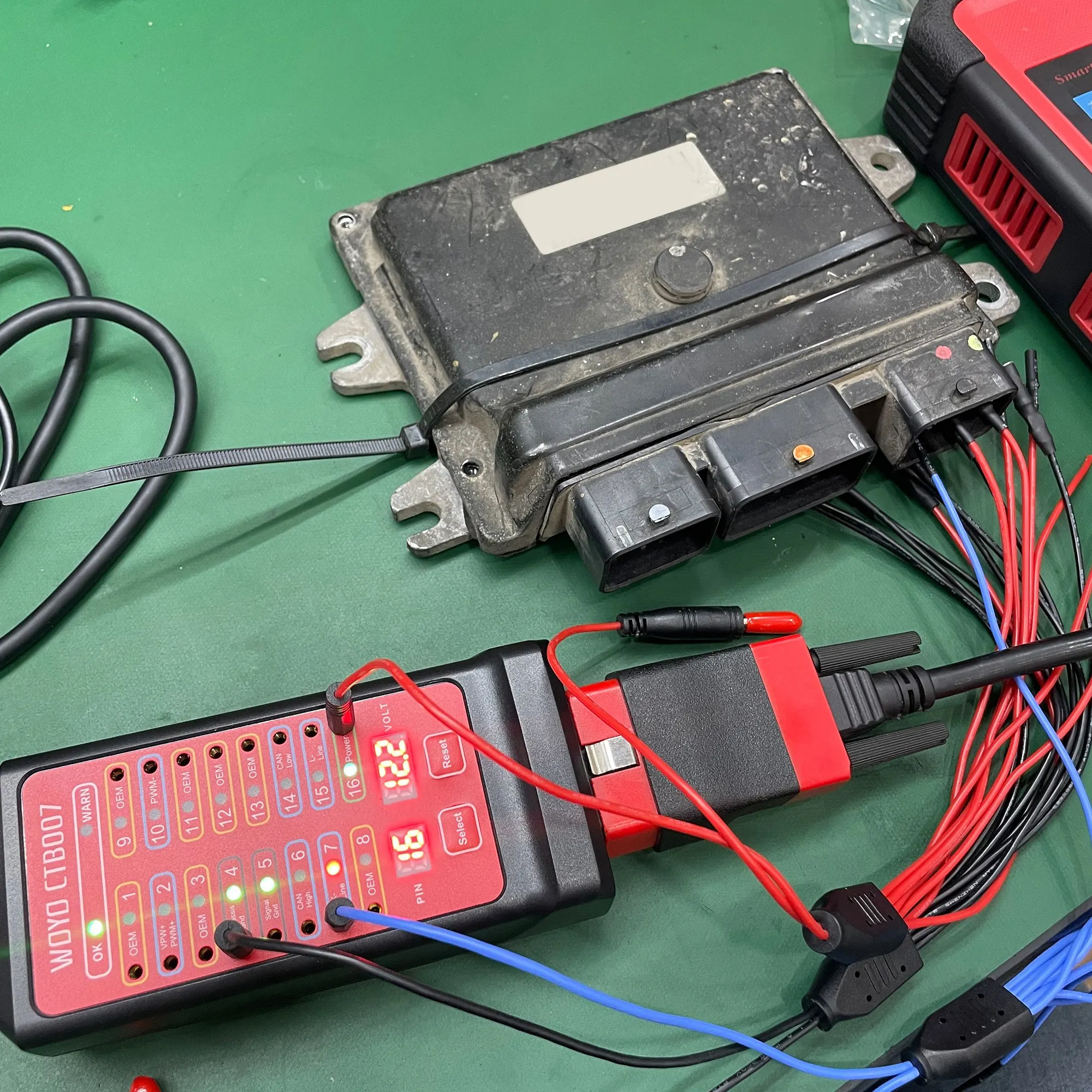 WOYO CTBC001/CTBC002 ECU Breakout führt 8-Wege-Stecker-Überbrückungskabel für den Kfz-Diagnose-Oszilloskop-Leitungsverbindung Image