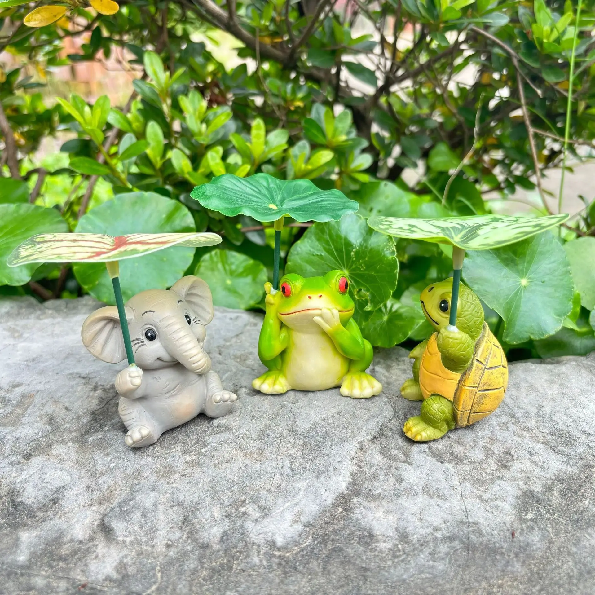 Statues de jardin mignonnes en forme de grenouille, éléphant et tortue avec parapluie en forme de feuille, figurines d'animaux en résine, décorations de jardin extérieures, ornements de jardin