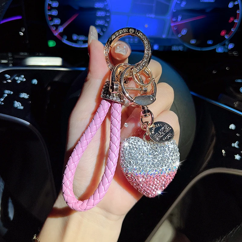 Herzförmiger Auto-Schlüsselanhänger mit Diamanten besetztem, kreativem kontrastierendem Farbdesign, modischer Schlüsselanhänger, Handtaschenanhänger, Damen Image