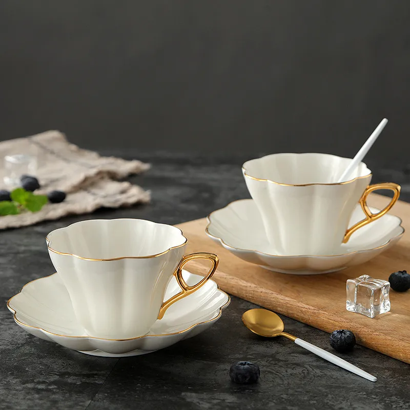 Keramik Elegante Blume Bone China Kaffeetasse mit Untertasse Set Weißes Porzellan Phnom Penh Büro Teetasse Home Cafe Espresso