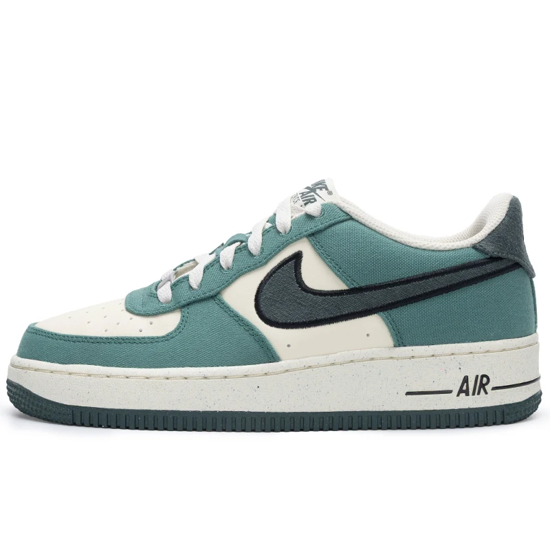 Nike Damenschuhe Air Force 1 Lv8 3 (Gs) Sportschuhe Low-Top Casual Sneakers Skateboard-Schuhe Fn4731-100