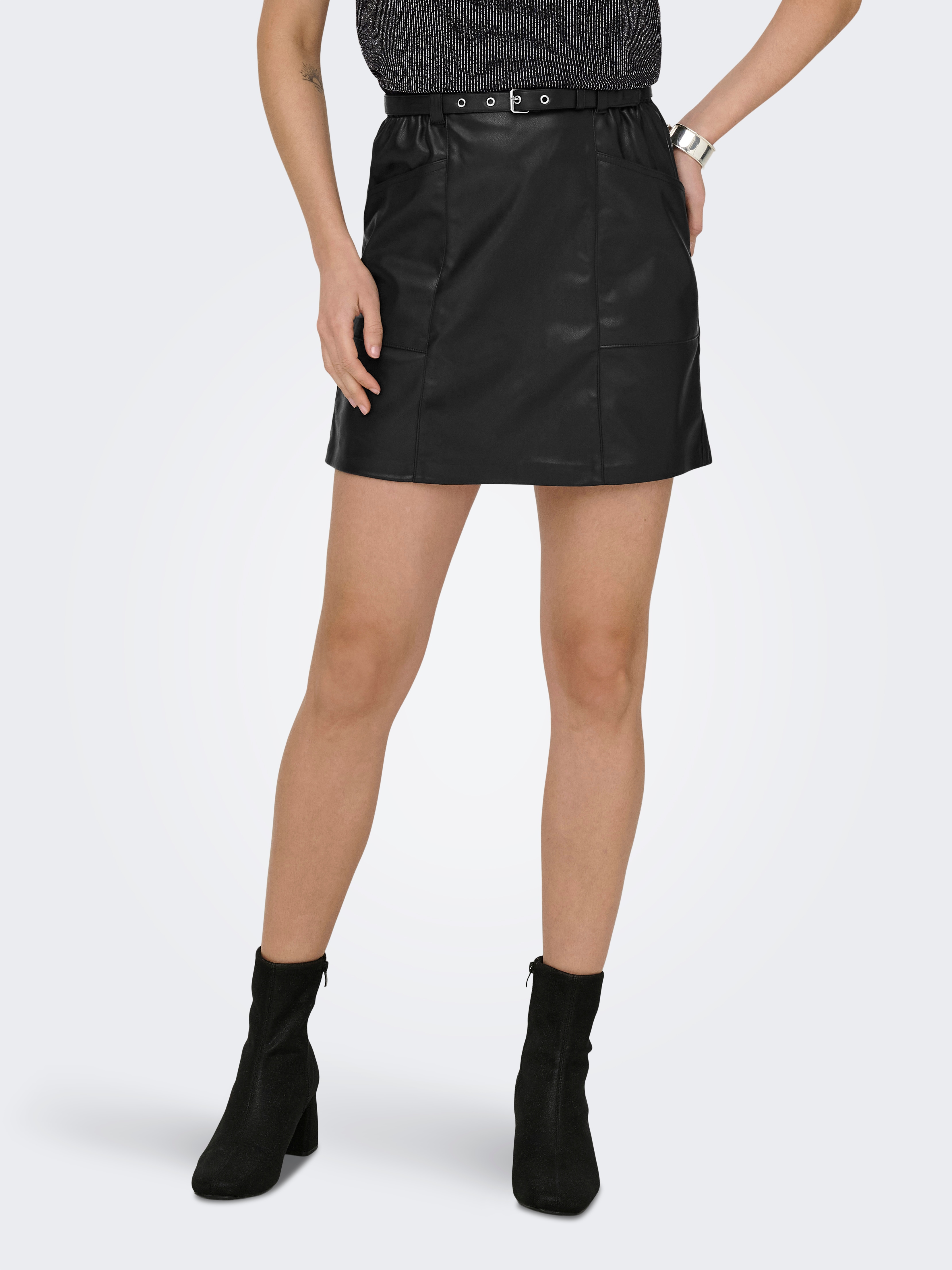 Lederimitatrock ONLY "ONLHEIDI FAUX LEATHER SKIRT OTW NOOS", Damen, Gr. M (38), schwarz, Web, Obermaterial: 100% Polyester, leicht glänzend, unifarben, kurz, Röcke Image