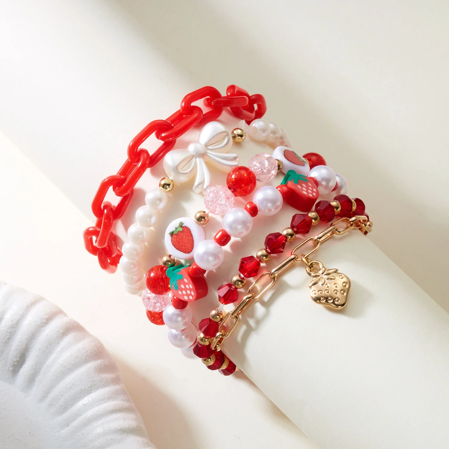 6 teile/satz Süße Nette Erdbeere Anhänger Armband für Frauen Elegante Weiche Ton Imitation Perle Armband Boho Y2k Schmuck Zubehör