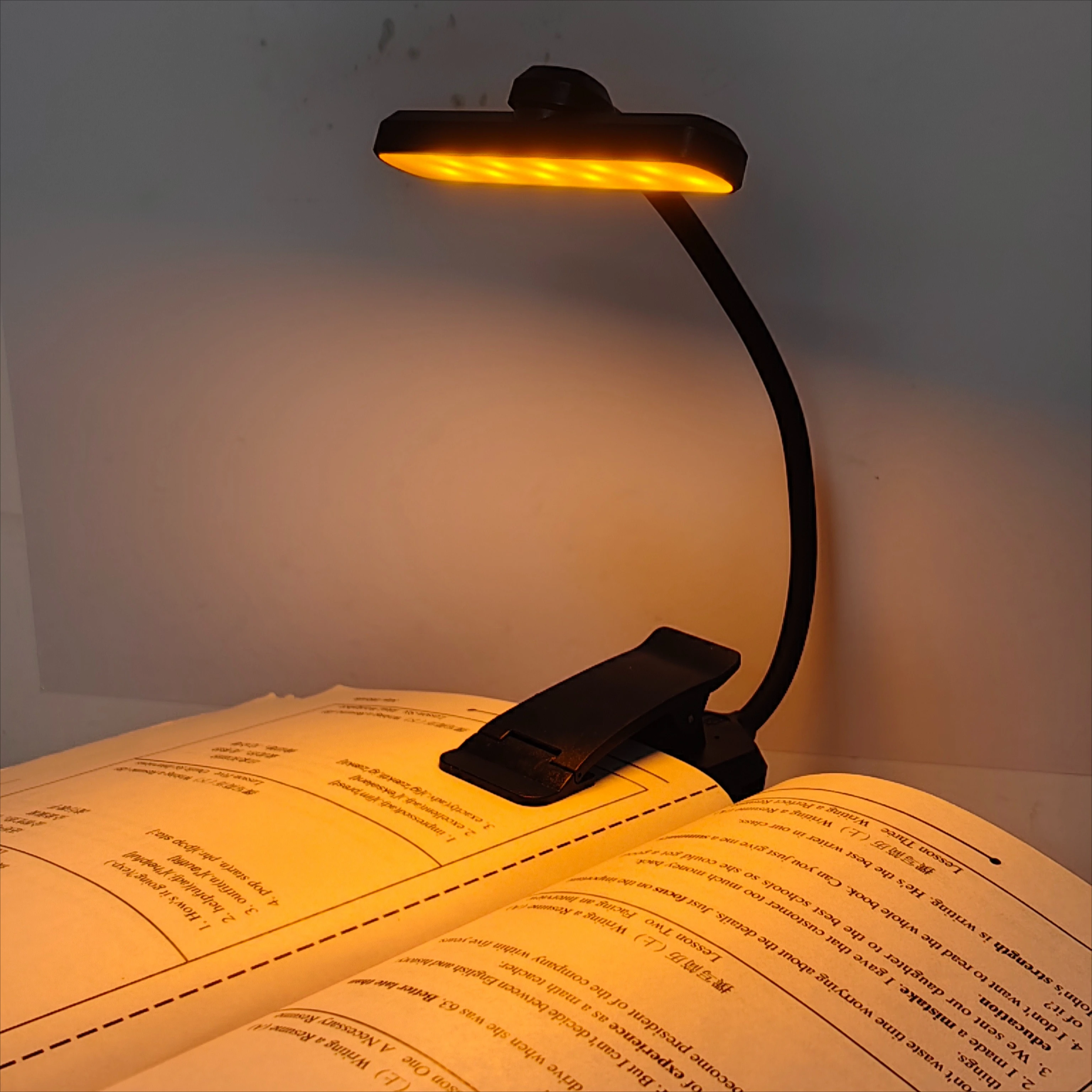 LED USB Rechargeable livre lumière lecture lumière Protection des yeux veilleuse Portable pince bureau lumière signet lire lumière lampe de nuit