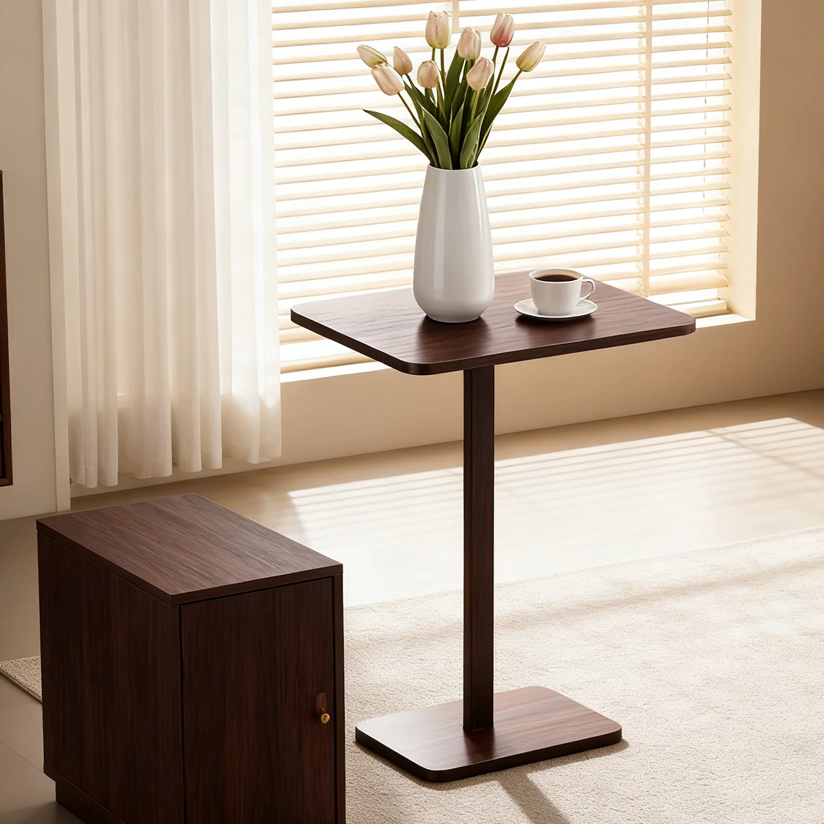 Bambus-C-förmiger Sofa-Beistelltisch, Armlehnen-Tablett, platzsparender TV-Snacktisch für Couch, Bett, Wohnzimmer, kleine Räume, rustikales Braun Image