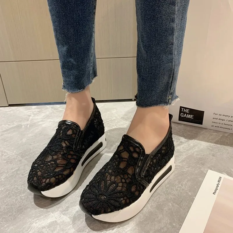 2026 Sneakers für Damen Ausverkauf Damen Hohlplattform Freizeitschuhe Einfarbig Atmungsaktiv Keilabsatz