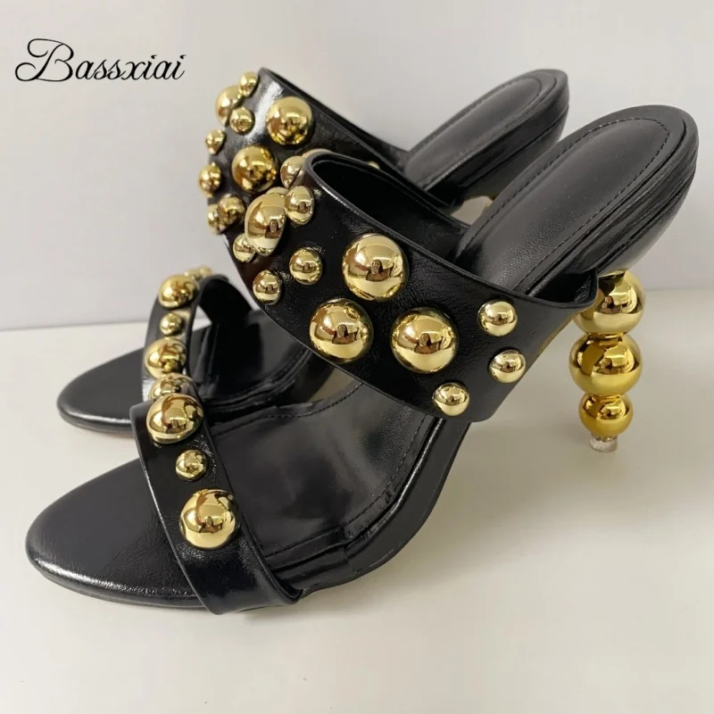 Im Angebot Damenschuhe Größe 39 Ohne Rückgabe & Rückerstattung Nieten-Ball-Dekor Sandalen für Damen