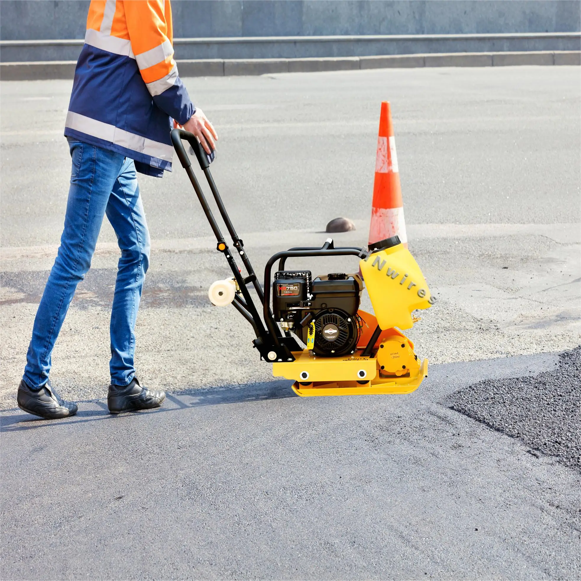 Hochfrequenz-Vibrationsplatte C90t für Asphaltbelag und Fundamentverdichtung Image