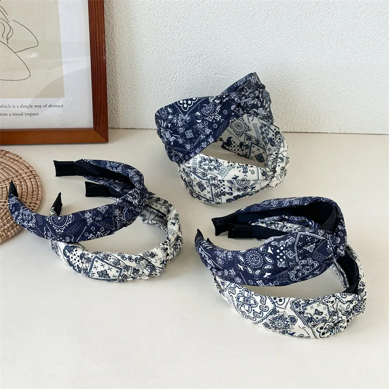 Neue böhmische Paisley-Druck-Stirnbänder mit Kreuzknoten, breite Haarbänder für Frauen, Retro-Stil, elegante Haarreifen, rutschfest, Weiß, Marineblau Image