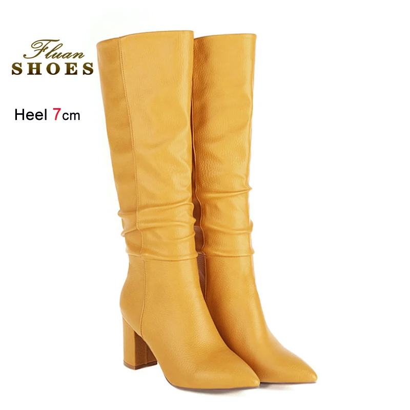 2025 neue Frauen Kniehohe Stiefel 7 CM Chunky Heels Herbst Winter Schuhe Vielseitig Weibliche Spitzen Plissee Gelb Lange leder Stiefel