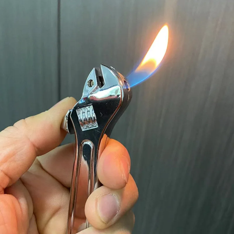 Neuer Schraubenschlüssel und Schraubstock, neuartiges Feuerzeug für Raucher, winddicht, offene Flamme, Zigarrenzünder, Metallzigaretten, Feuerzeuge und Raucherzubehör Image