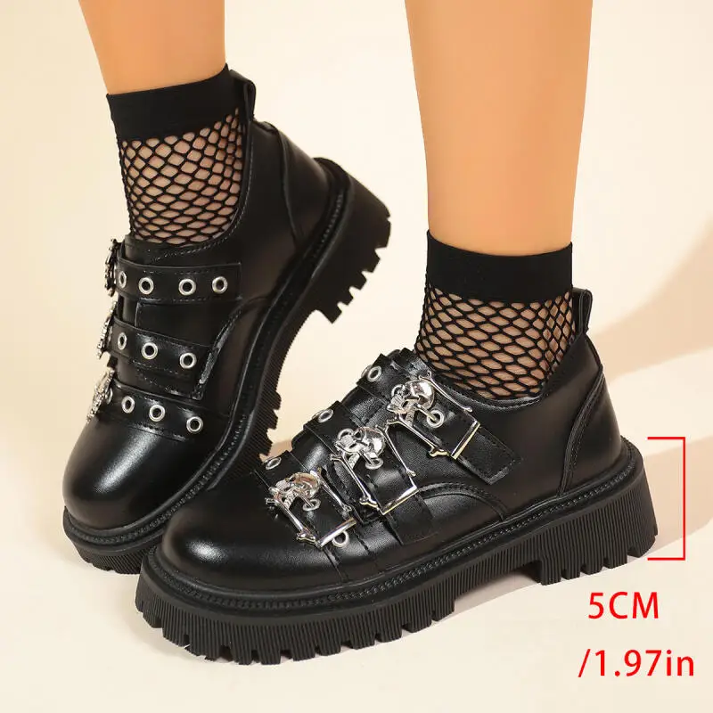 Gothic Metall Schädel Schnalle Schwarz Dicken Boden Leder Schuhe Frauen Frühling 2026 Punk Chunky Plattform Niet Faulenzer Frauen Derby Schuh