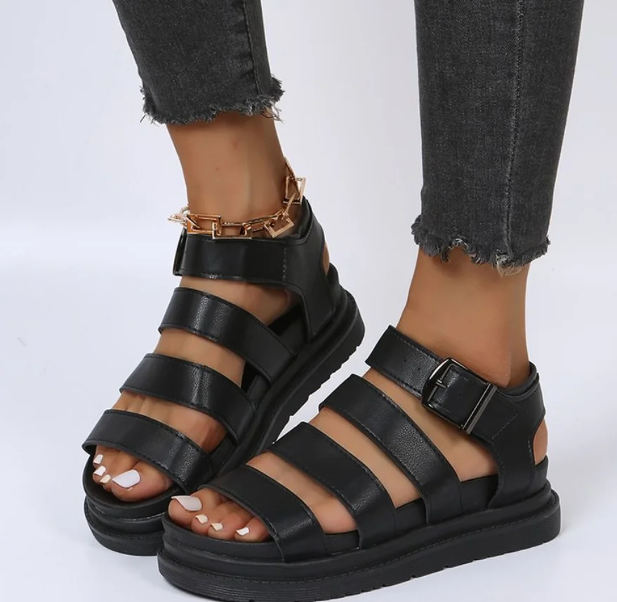 AIYKAZYSDL 2025 Gladiator Rom Sandalen Riemchen Sommer Cut Out Wohnungen Plattform Schuhe Mädchen Gothic Punk Sandalen Weiß Plus Größe 43