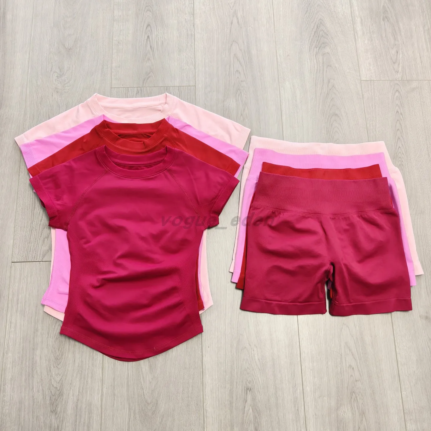 Ensemble de sport 2 pièces Impact : Haut de yoga sans couture à manches courtes et short de sport pour femme, idéal pour l'entraînement, la course et la gym