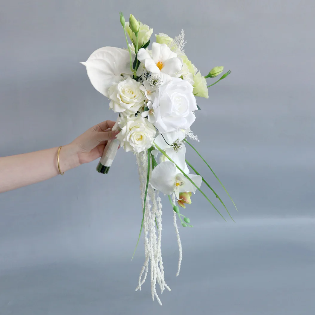 Hochzeitsstrauß, kaskadierender Brautstrauß, Hochzeitsblumen, Brautsträuße Image