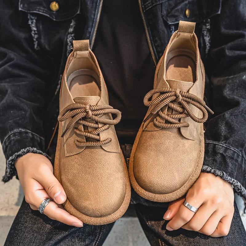 Neue Herren-Freizeitschuhe aus Leder, 2025, Retro-Schuhe im britischen Stil mit großem Kopf, weicher Boden, niedrige Oberseite, modische, vielseitige Herrenschuhe