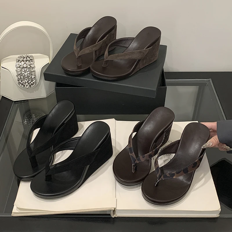 Aneikeh Sommer Mode Runde Clip Toe Hausschuhe Frauen Keile Heels Strand Casual Dicken Boden Sandalen Flip-Flops Damen Schuh Maultiere