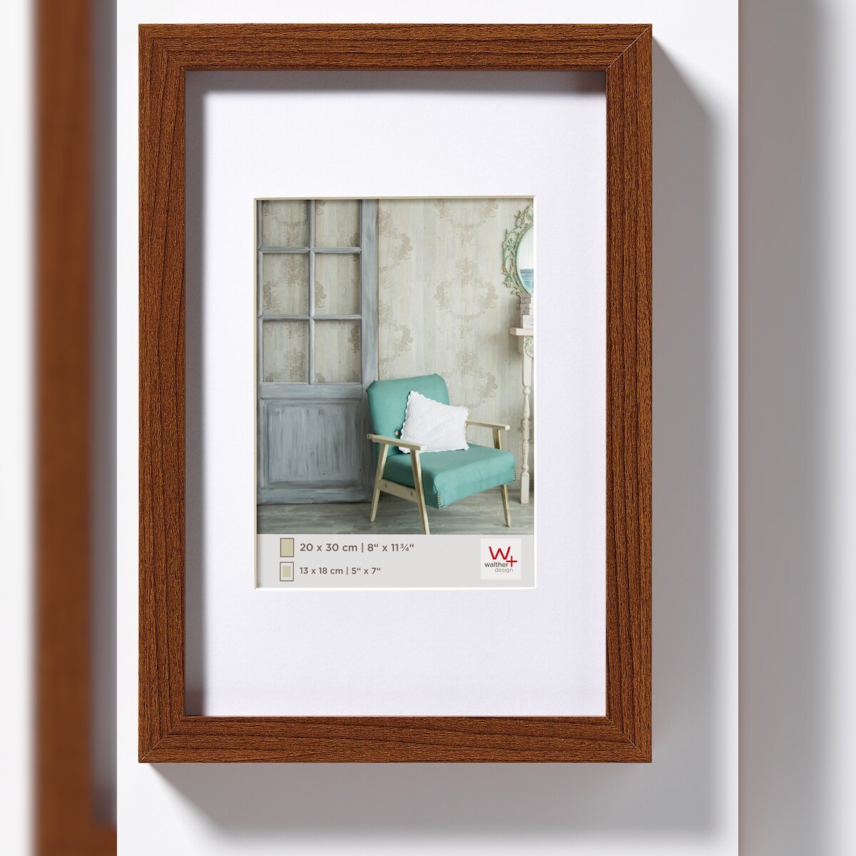 walther + design Stockholm Holz Bilderrahmen 30x45 cm NUSSBAUM Image