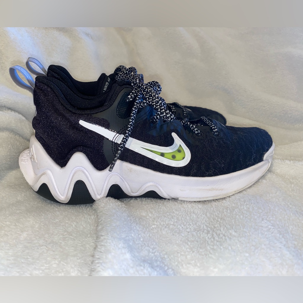 Nike Shoes | Boys Nikes Shoes. | Color: Black/White | Size: 7b