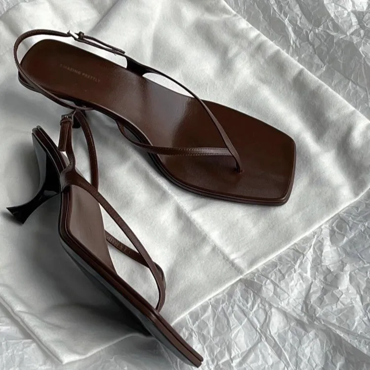 Retro Karree Clip Toe Sandalen Kitten Heel Back Strap Braun Solide Concise Französisch Stil Sexy Mode Frauen Schuhe Sommer Casual