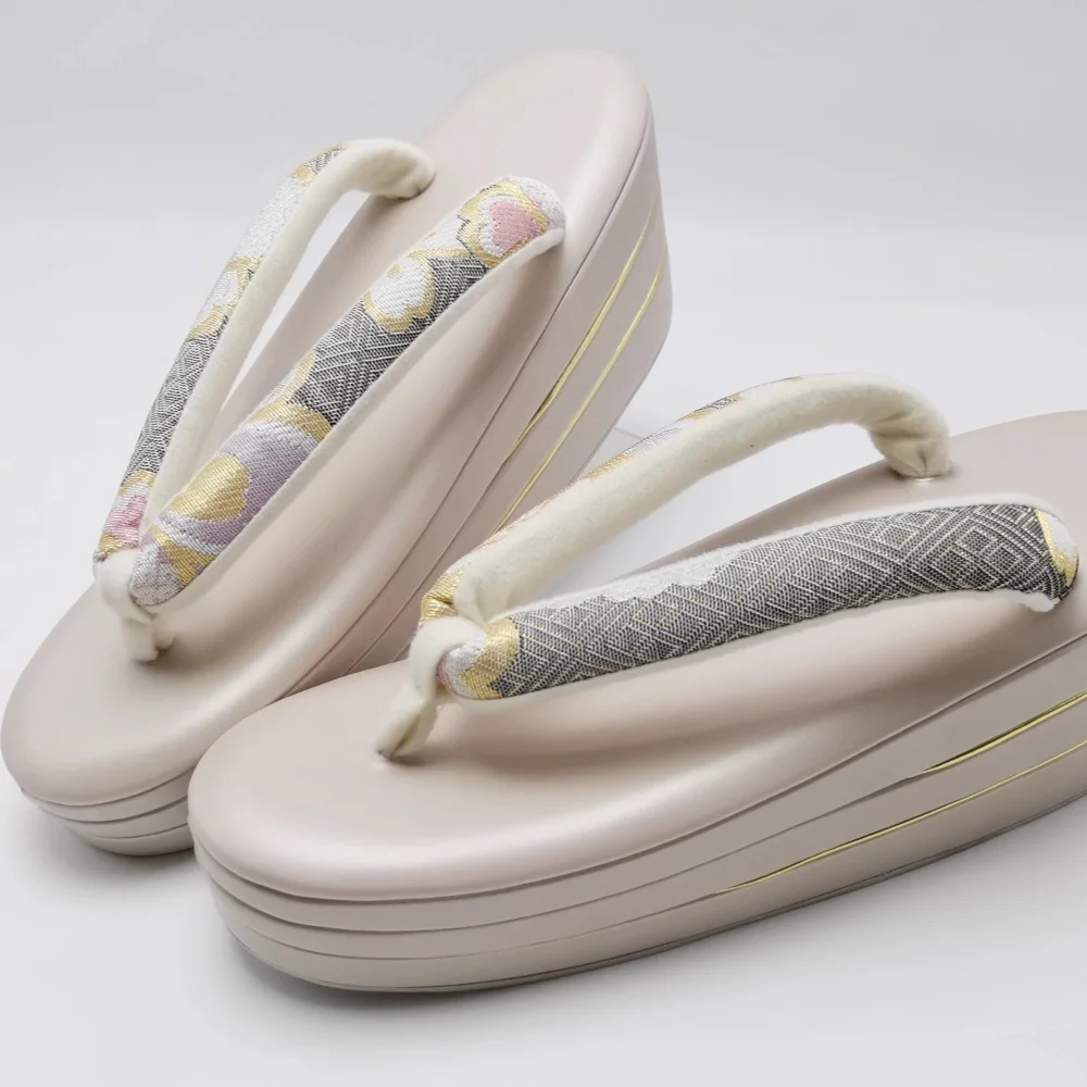 Formale Geta-Sandalen für Damen im japanischen Stil Furisode Kimono Zori Süße Cosplay-Schuhe Sommer-Flipflops mit hohem Absatz