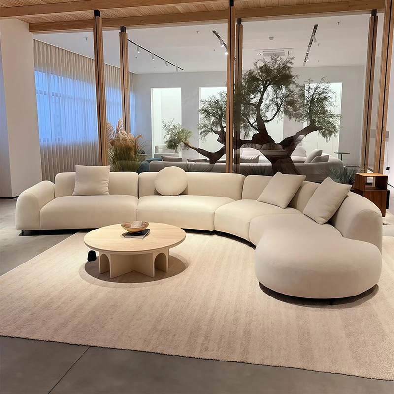 # Minimalistisches Samt-Mehrsitzer-Sofa in S-Form, ungewöhnliche Beige Stoff-Curved-Sofa-Garnitur für Wohnzimmer oder Ausstellungshalle