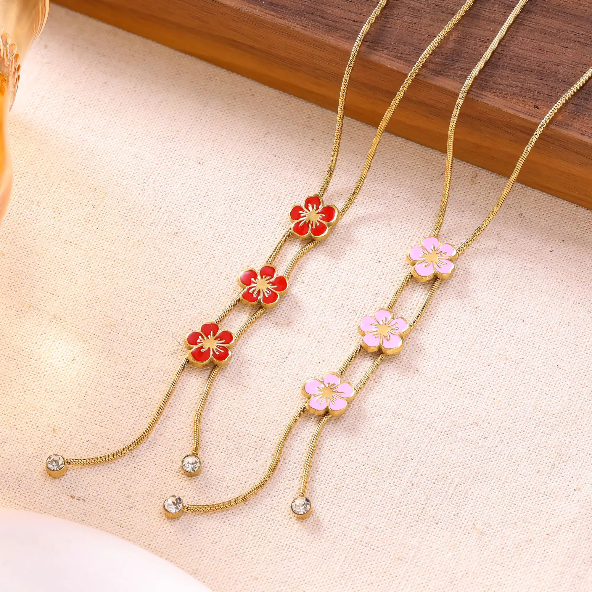 18K vergoldete Edelstahl-Blumen-Halskette für Damen, Schmuck, Mode, Party, Hochzeit, Geschenk, wasserdichtes Zubehör Image