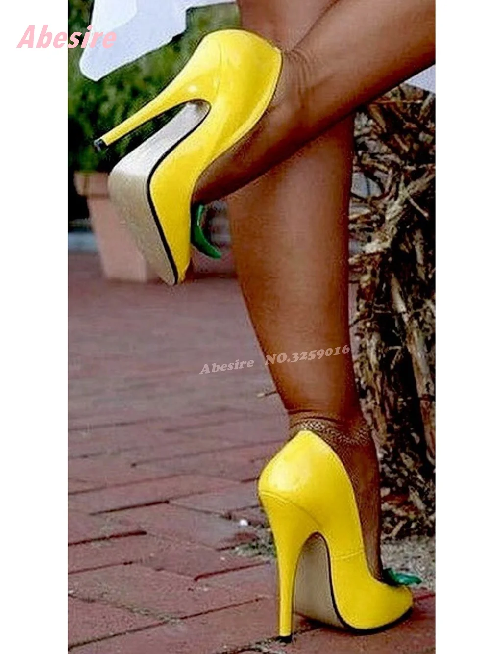 Gelbe Stiletto-Absätze, runde Zehen, glänzend, flach, Damen-Pumps, solide Sommer 2026, neue Runway-Party-Schuhe, luxuriös, elegant
