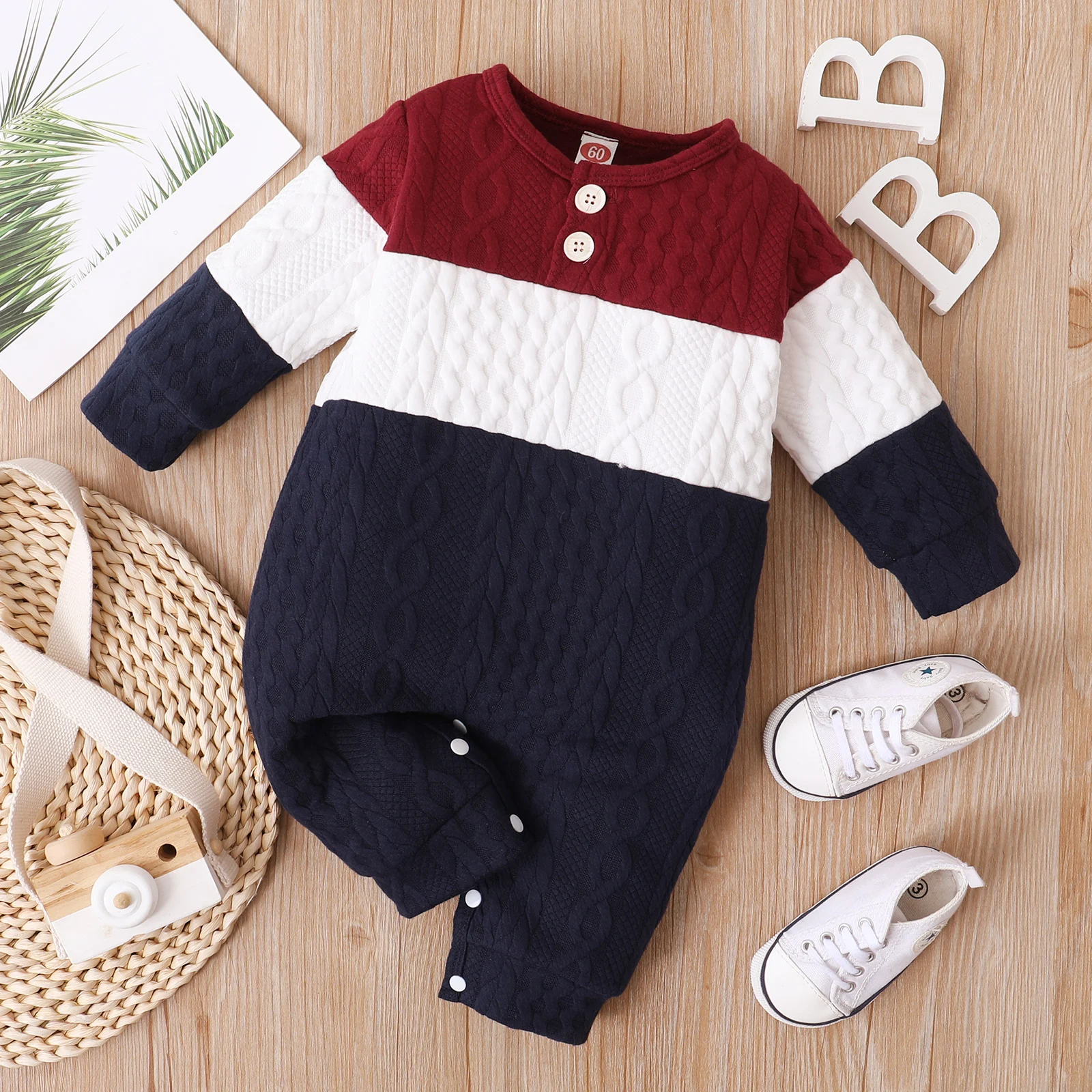 0–2 Jahre alte Neugeborene für Jungen im Herbst und Winter, langärmelige Rundhals-Kletterkleidung mit farbig genähten Knöpfen und langen Beinen Image