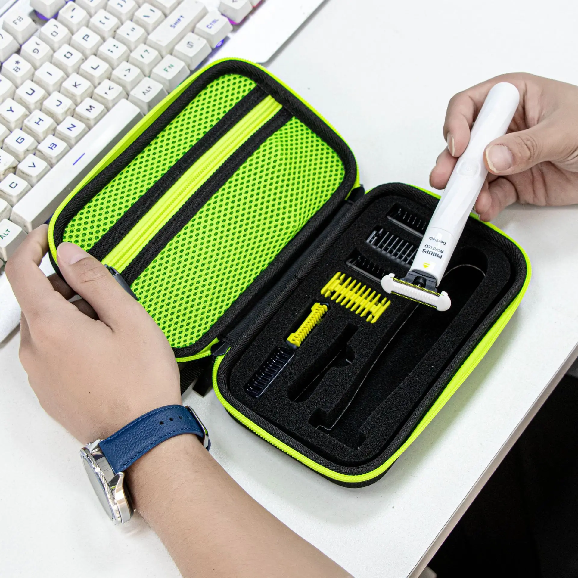 1 Stück tragbare Reise-Rasierer-Aufbewahrungsbox, EVA-Rasierertasche, leicht und wasserdicht für Philips One Blade Grün/Schwarz Image