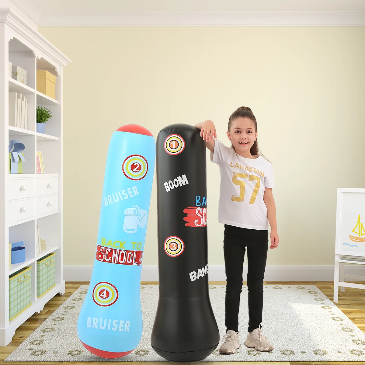 PVC-verdickte Kinder-Boxsäule, aufblasbar für Jugendliche. Fitness-Stanzsack, der nicht nach unten fällt. Fügen Sie Sand und Wasser hinzu Image