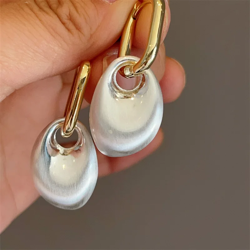 Vintage Geometrische Gebürstete Metall-Ohrringe mit Unregelmäßigem Anhänger für Damen, Gold-Silber Mix Farbe, Modische Accessoires, Täglicher Schmuck Image