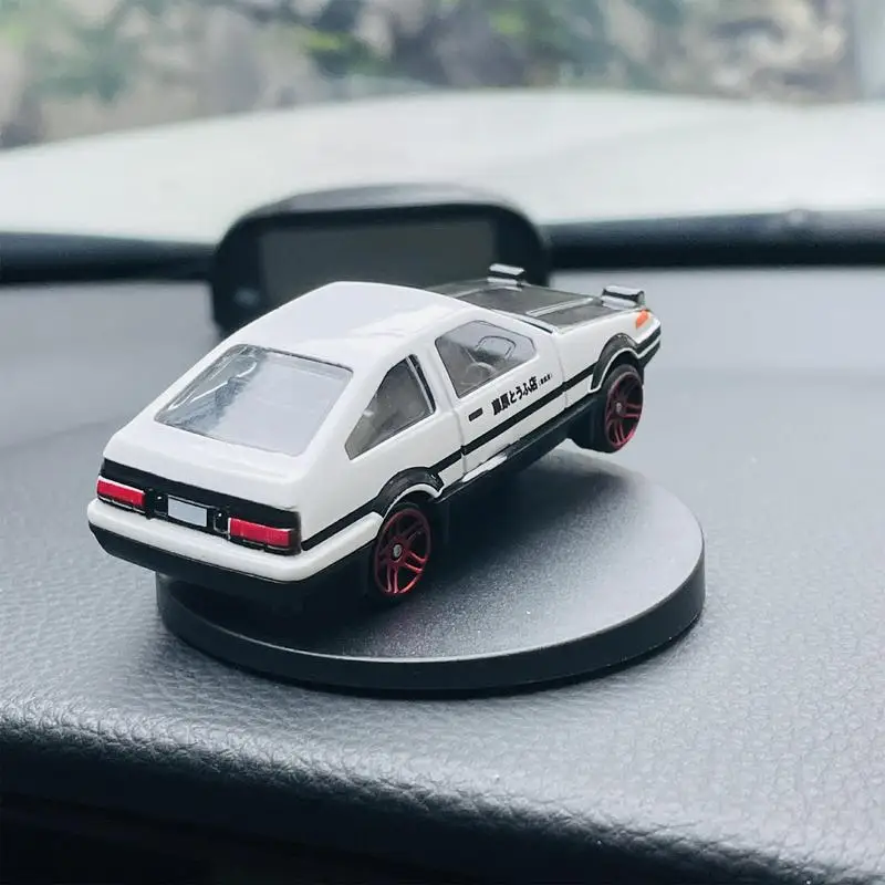 Initial D AE86 Fujiwara Rennwagen Modell Drift Auto Modell Statue Verzierungen Auto Mittelkonsole Armaturenbrett Ornament Geschenke Image