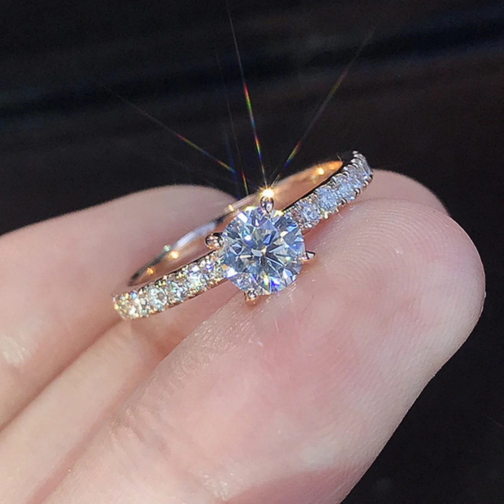 Huitan Klassisches 4-Krallen-Design, rund, Zirkonia, für Damen, Hochzeit, Verlobungsringe, 3 Farben erhältlich, zurückhaltender Brautschmuck, heißer Verkauf Image