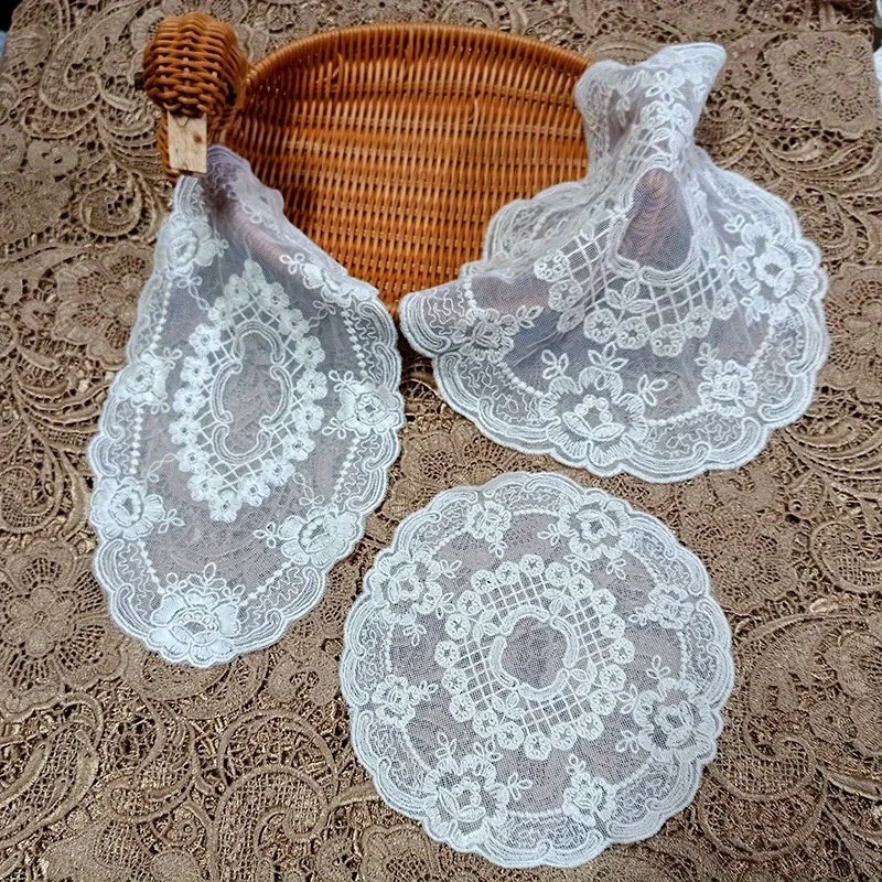 Französische Spitze bestickte Tischsets, Nachttische, Tischdecken, Möbeldekorationen, Vintage-Gaze-Kissen, Foto-Requisiten und Image