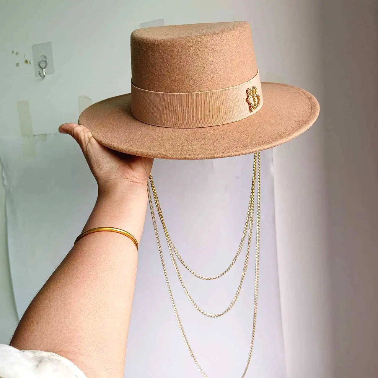 Doppelte Kette Riemen Hut Flat Top Fedora Französisch Damen Herbst und Winter Damen Hut mit breiter Krempe Sombrero Homme Image