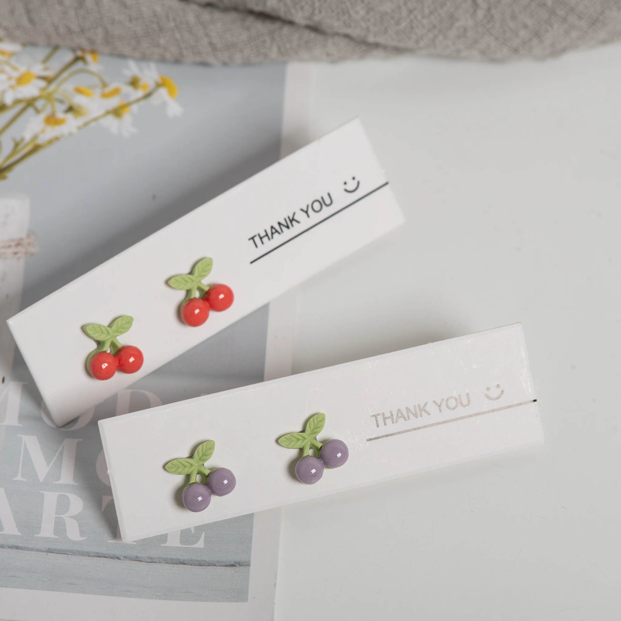 Handgefertigte Kirschkeramik-Ohrstecker für Damen, niedliche Obst-Ohrringe, minimalistischer handgefertigter Schmuck, Accessoires, 1 Paar S00117 Image