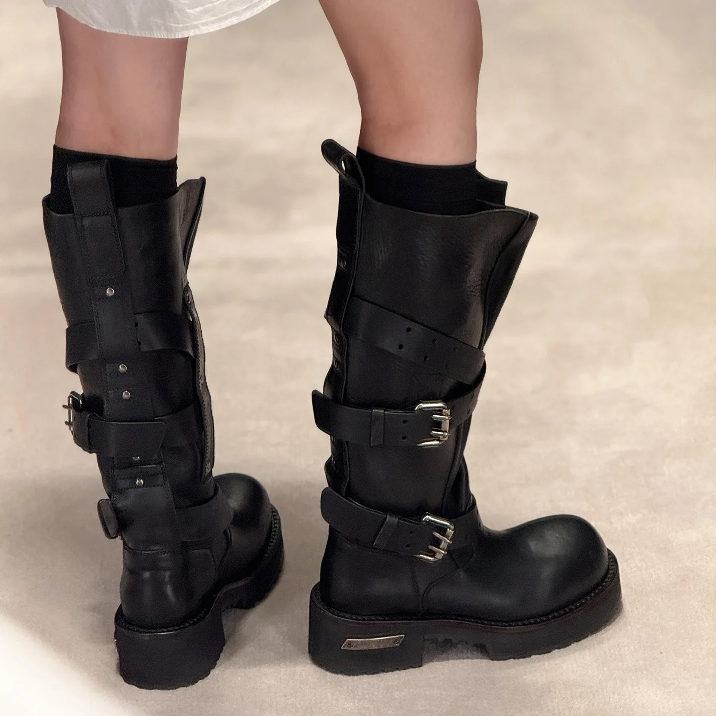 Frühling Herbst Frauen Retro Oxhide Gürtel Schnalle Motorrad Stiefel Punk Stil Runde Kappe Höhe Zunehmende Booties Winter Stiefeletten