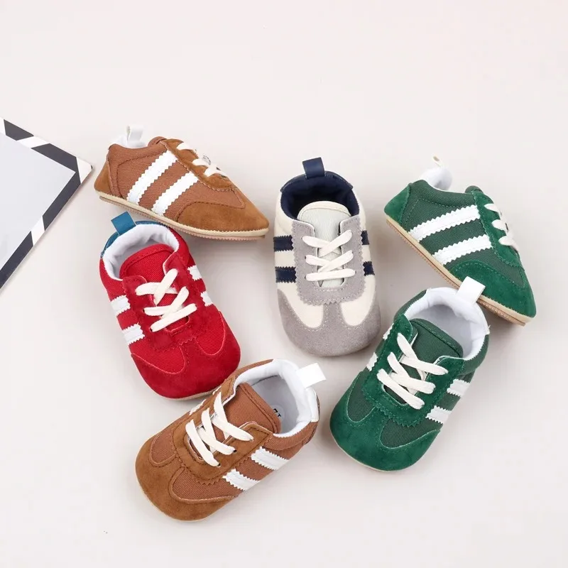 Neugeborene Baby klassische Turnschuhe Buchstaben Spleißen Baby Freizeitschuh Anti-Rutsch Hundert Walking Baby Jungen Mädchen Babyschuhe 0-18 Monate Image