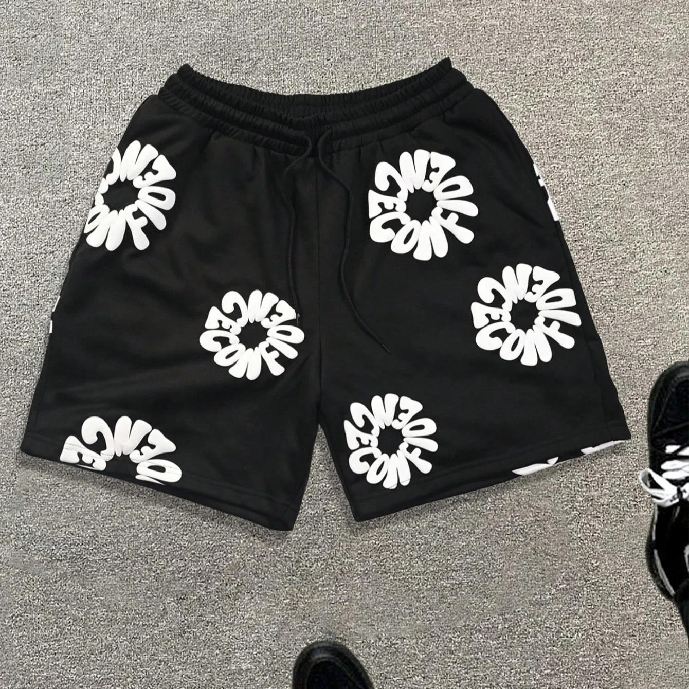 Manfinity EMRG Trendige Herren-Shorts, schlicht, Amerika, modisch, lässig, Alltag, schnell trocknend, flexibel, übergroß, bedruckt, Moto-Strandshorts Image