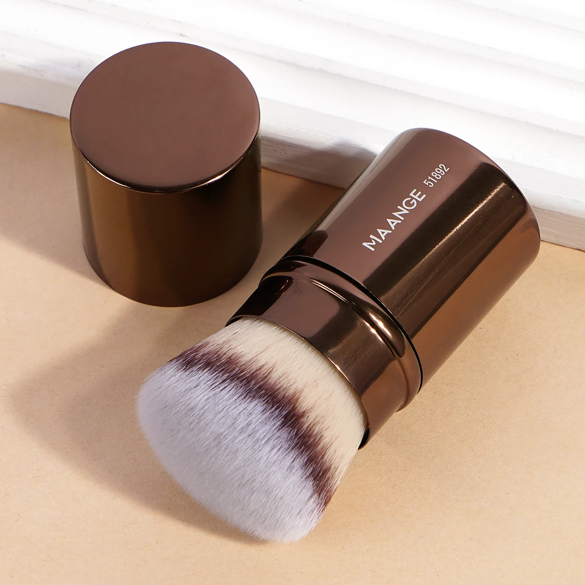 MAANGE 1 Stück einziehbarer Rougepinsel, Kabuki Foundation-Pinsel, weiches, dichtes Pulver, Kontur-Make-up-Pinsel, tragbares Make-up-Schönheitswerkzeug Image