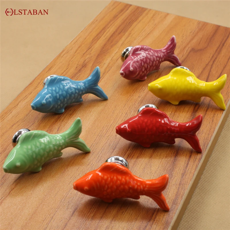 Europäischen Stil Wein Schrank Schuh Schrank Schublade Kleiderschrank Schrank Knöpfe Gold Fisch Cartoon Farbe Einlochmontage Keramik Griff